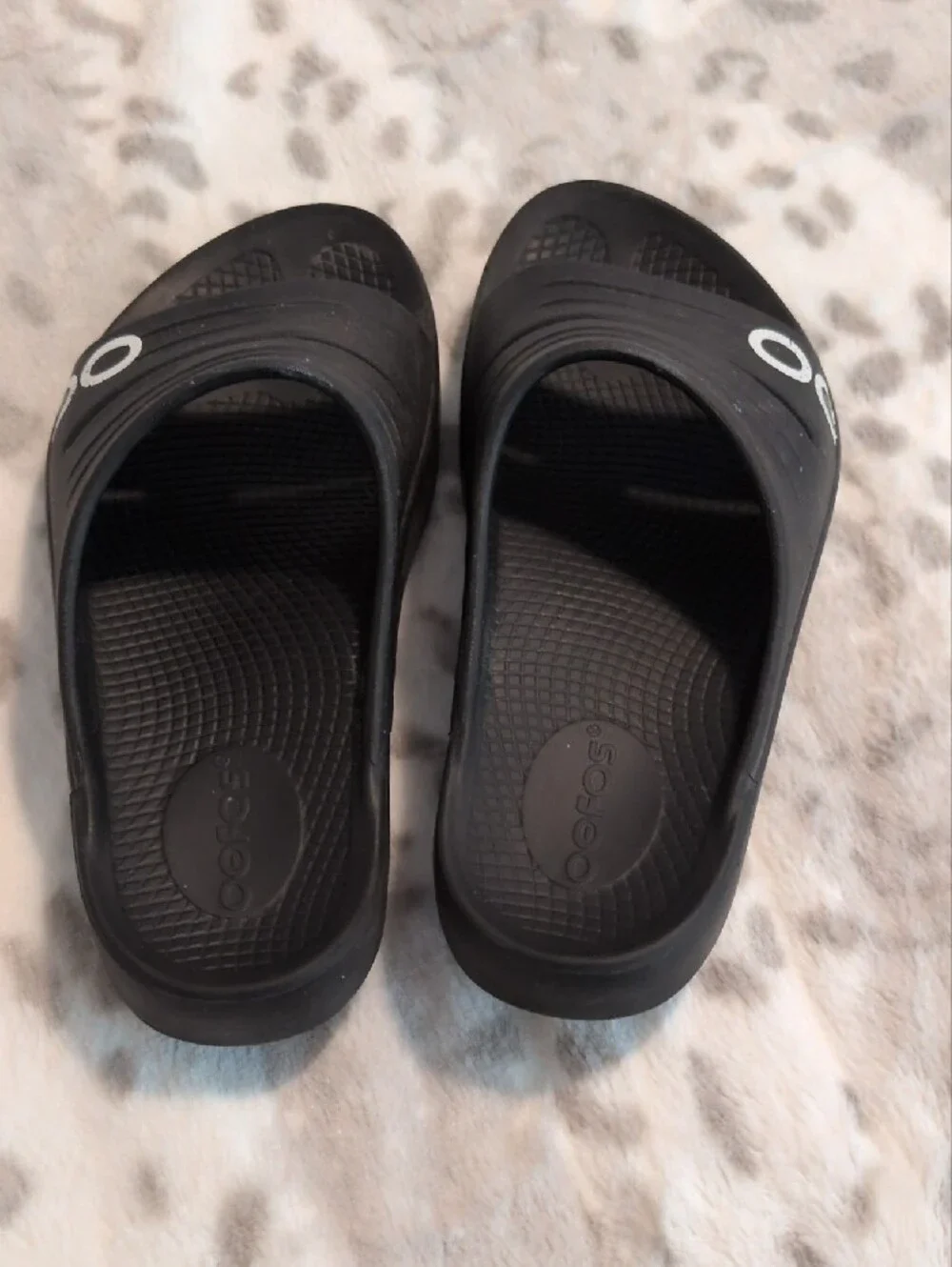 Oofos Black Slide Sandals Sz 39 Comfy Summer Beach Lake Slip-on Comfortable